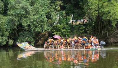 Summer (Apr-Aug): Complimentary Changshou Lake cruise.