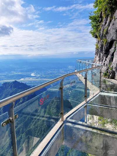 Suggested Optional Tour: Tianmen Mountain National Forest Park (including one-way cable car, eco shuttle bus, and one-way escalator)