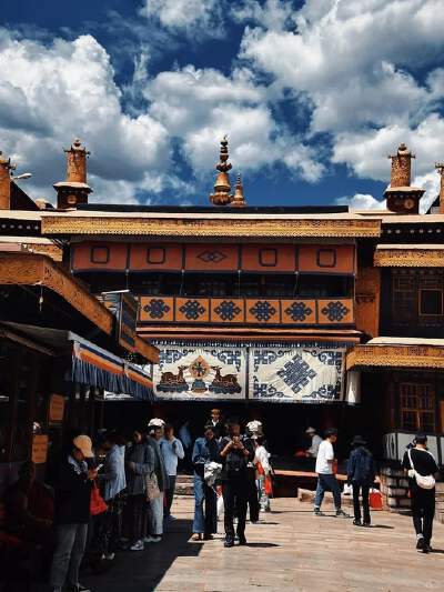 Zaki Temple (The Only God of Wealth Temple in Tibet)