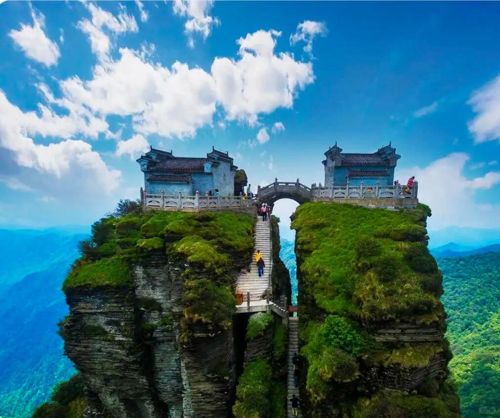 9D8N Discover The Natural Wonders Of Guizhou