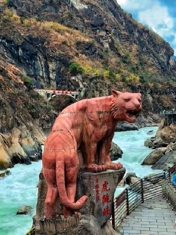 Dali → Tiger Leaping Gorge → Shangri-La · Dukezong Ancient Town