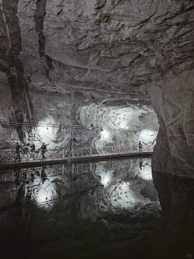 Zhaishan Tunnel: