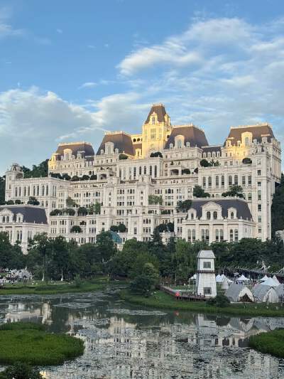 Huaguoyuan White House