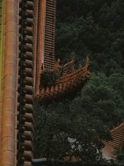 Exterior view of Leifeng Pagoda
