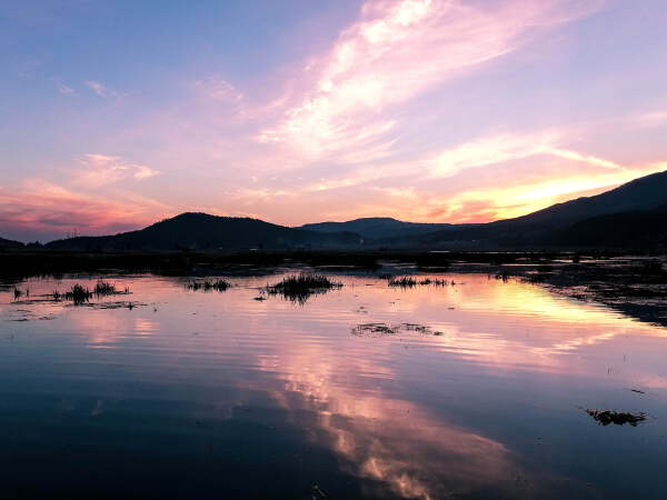 Mangshi Pagodas and Beihai Wetland