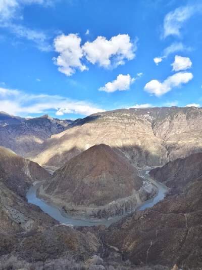 Jinsha River Moon Bay and Baima Snow Mountain Pass