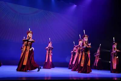 Mongolian Traditional Dance Performance