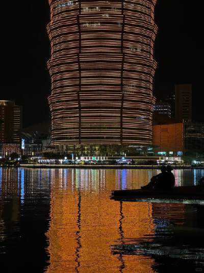 Strolling by Ruyi Lake