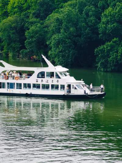 Boat tour of Fuchun River