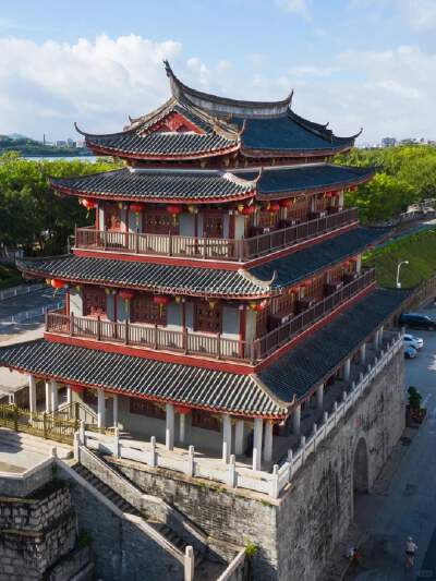 Guangji Gate