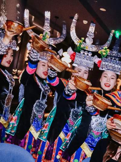 Dinner Tujia “High Mountain Flowing Banquet”