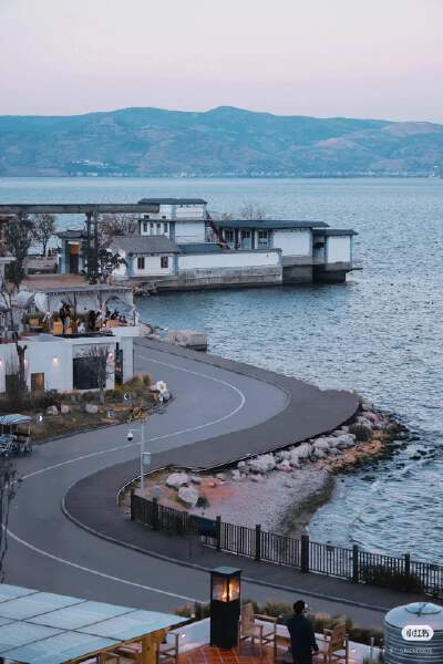 Erhai Bay S-curve