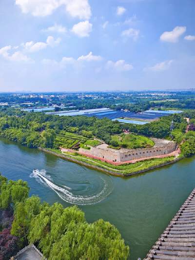 Hancheng Lake Scenic Area (Incl. Electric Cart, Boat Ride &Dafeng Pavilion Museum)