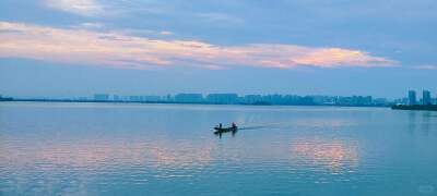 Liuye Lake (including the lakeside by cruise)