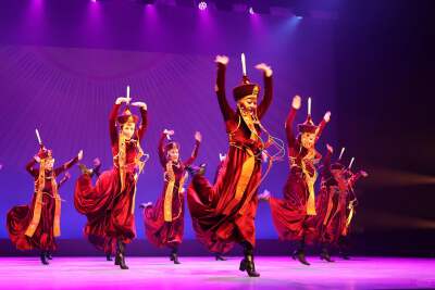 Mongolian Traditional Dance Performance