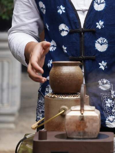 Xizhou Ancient Town + Bai Ethnic Residences + Three-CourseTea + Song and Dance Performance