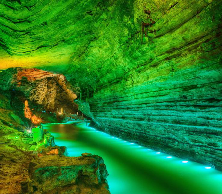 8D7N Enchanting Zhangjiajie, Phoenix Ancient Town and Borderland Discovery