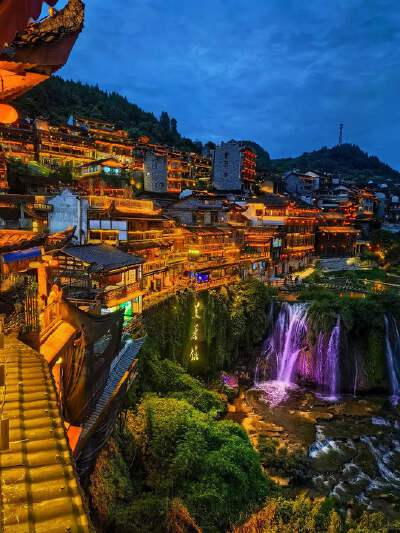 Furong Town (with boat ride & eco-car)
