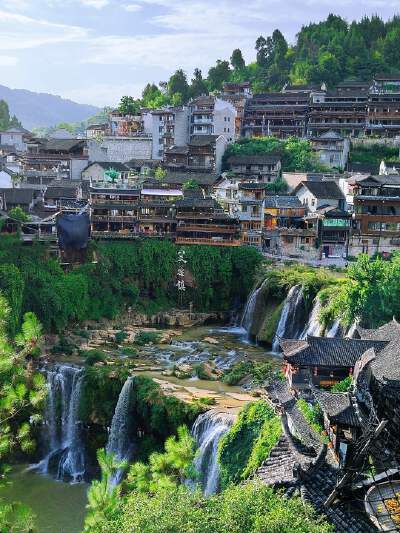 Furong Town (with boat ride & eco-car)