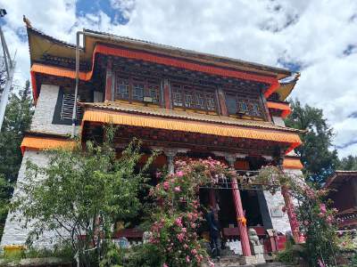 Basongcuo Lake, Tsozong Temple and Lake Heart Island