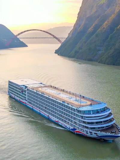 Embarking on a Yangtze River Cruise