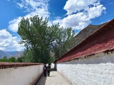 Sera Monastery (Monk Debate)