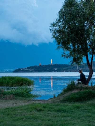 Erhai Ecological Corridor + S-Bend (Cang’er Garden/IMEI Manor + Sky Mirror + Jeep Photo Tour