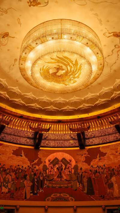 Paradise and Mingtang (Wear Tang costumes + Watchperformances + Attend a tea banquet)