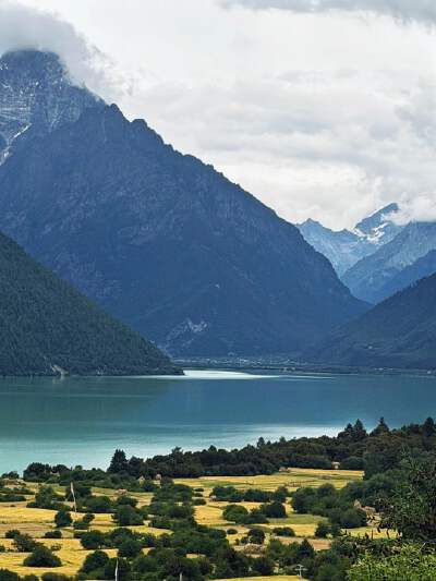 Basongcuo Lake, Tsozong Temple and Lake Heart Island