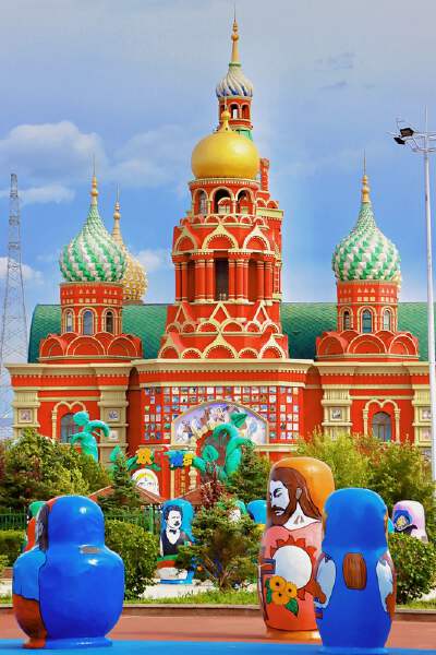 Matryoshka Doll Square Exterior