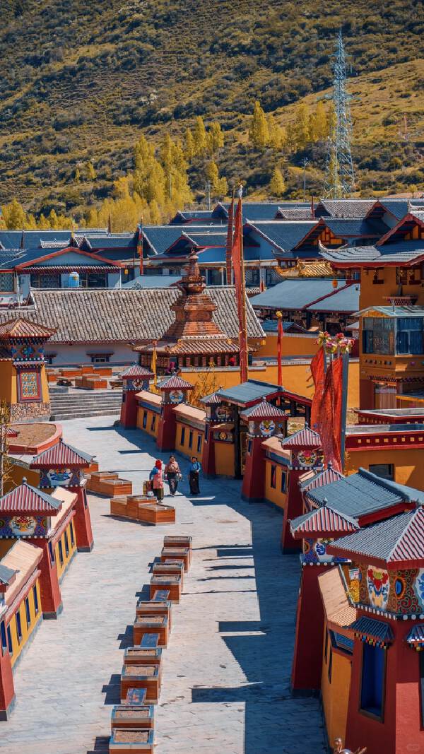 Jiuzhaigou(Approx.Drive 5 Hrs)→ Maoxian