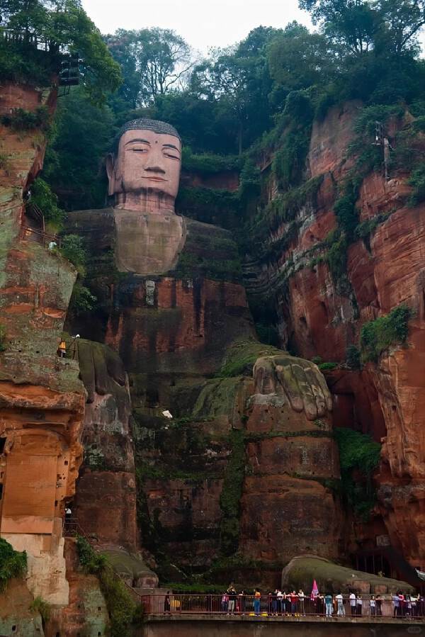 Mount Emei (Approx.Drive 3 Hrs) → Leshan (Approx.Drive 1 Hrs) → Chengdu