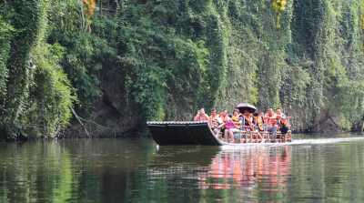 Summer (Apr-Aug): Complimentary Changshou Lake cruise.