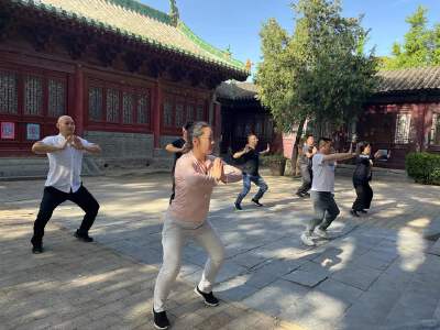 Experience Learning the Eight-Section Brocade