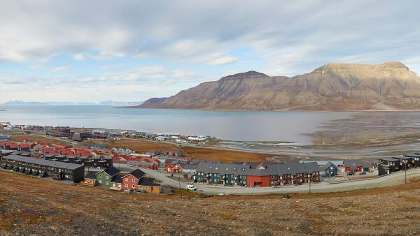 Oslo ✈ Longyearbyen — Embarkation