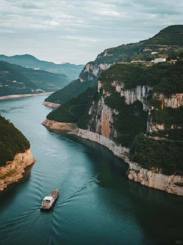 Enshi – High-speed Rail (Drive.Approx 4 Hrs) – Chongqing