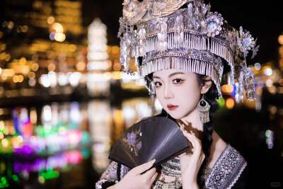 Experience an exclusive photo session in Miao ethnic clothing