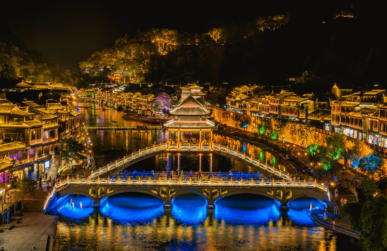 9D7N Fly Direct To Wuhan · Glass Bridge × Fenghuang Night Views