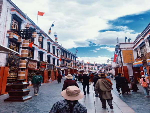 Lhasa > Chengdu