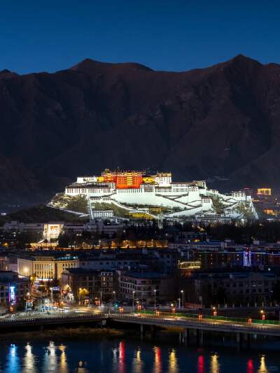 Potala Palace Square Night View