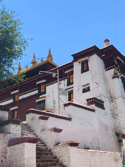 Sera Monastery Debate