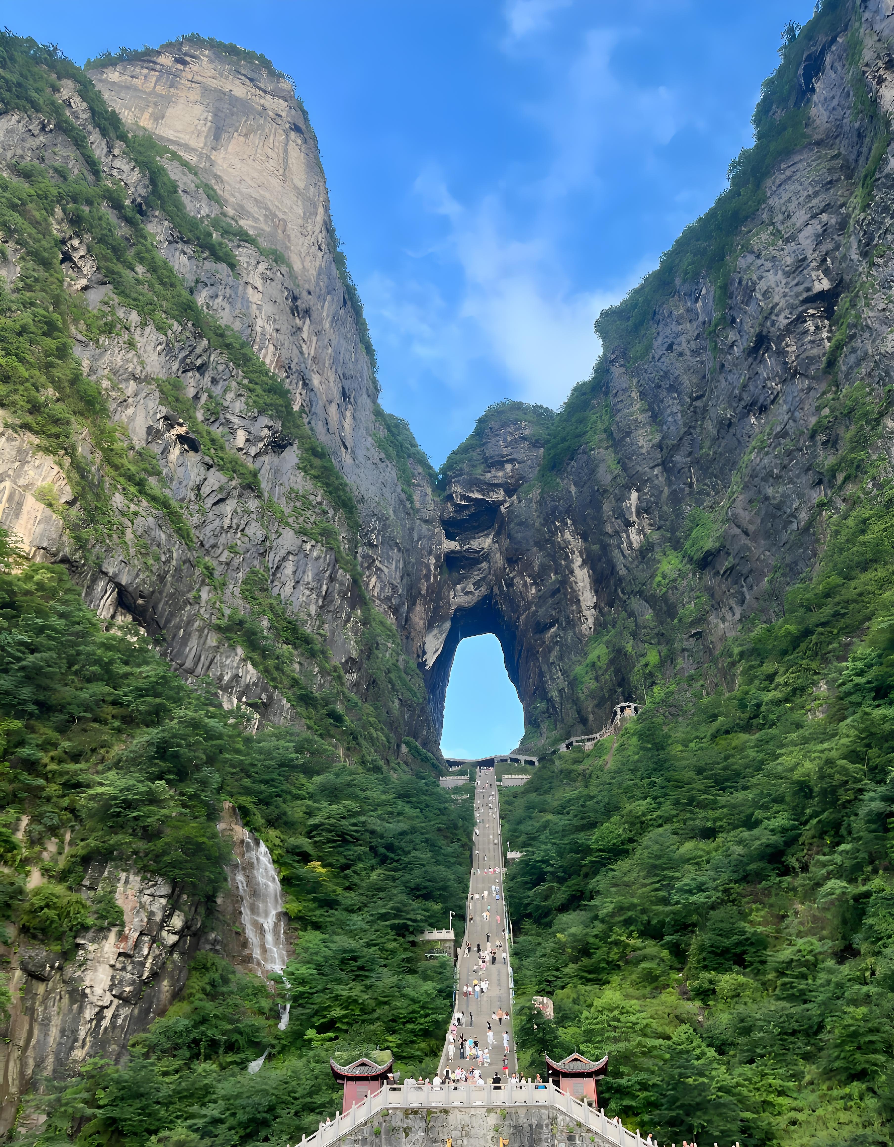 The natural arch of Tianmen Cave in Zhangjiajie