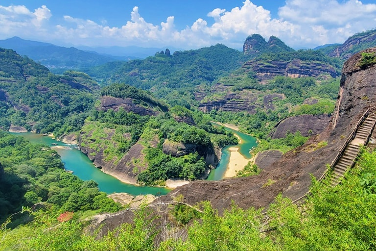 Yellow Mountain is the most beautiful mountain in China