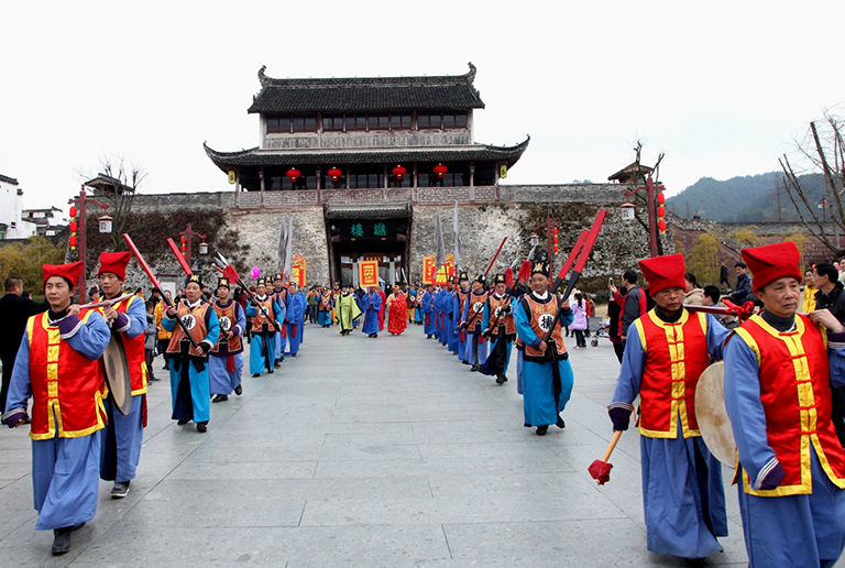 Folk Custom Performance in Huizhou Old Town