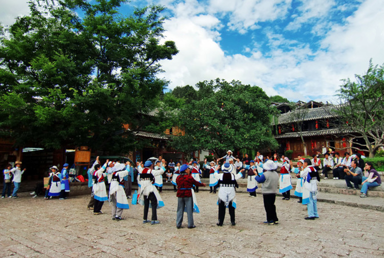 Naxi Dance - Local Minority Performance
