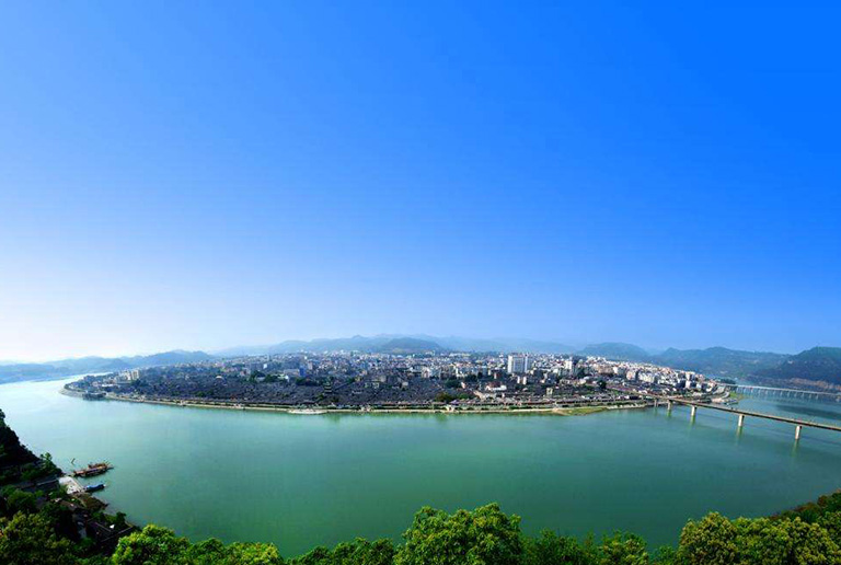 Langzhong Ancient City Lies beside Jialing River