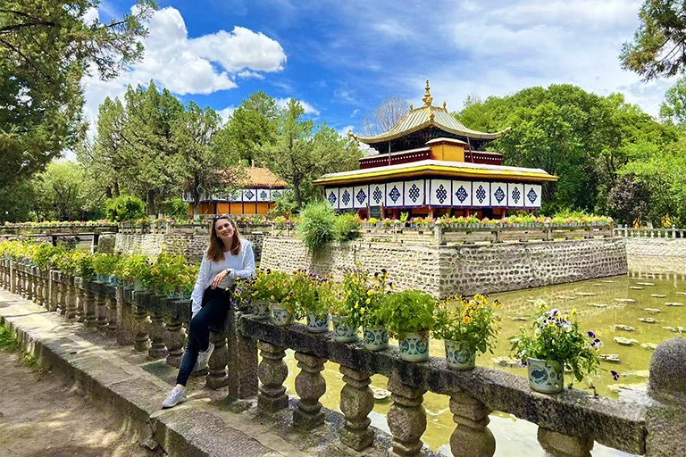 Our Guest Visited Norbulingka Park in Lhasa
