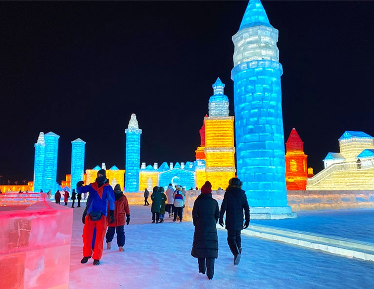 Night Scene (Ice and Snow World)