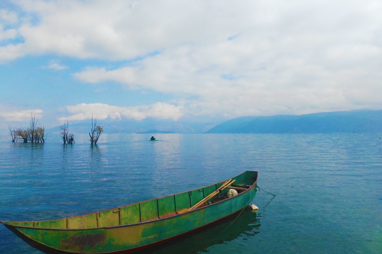 Boating in Erhai Lake