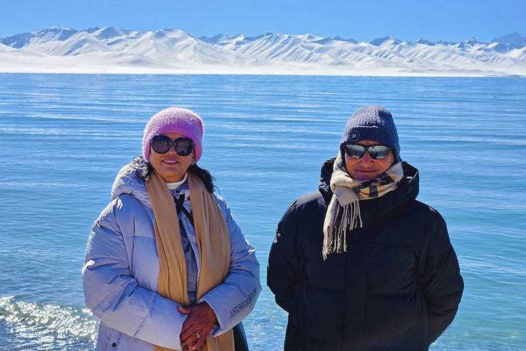 Our Guests Take a Photo at Namtso Lake